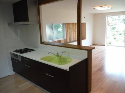 家族の会話も弾む対面キッチン 渋川市