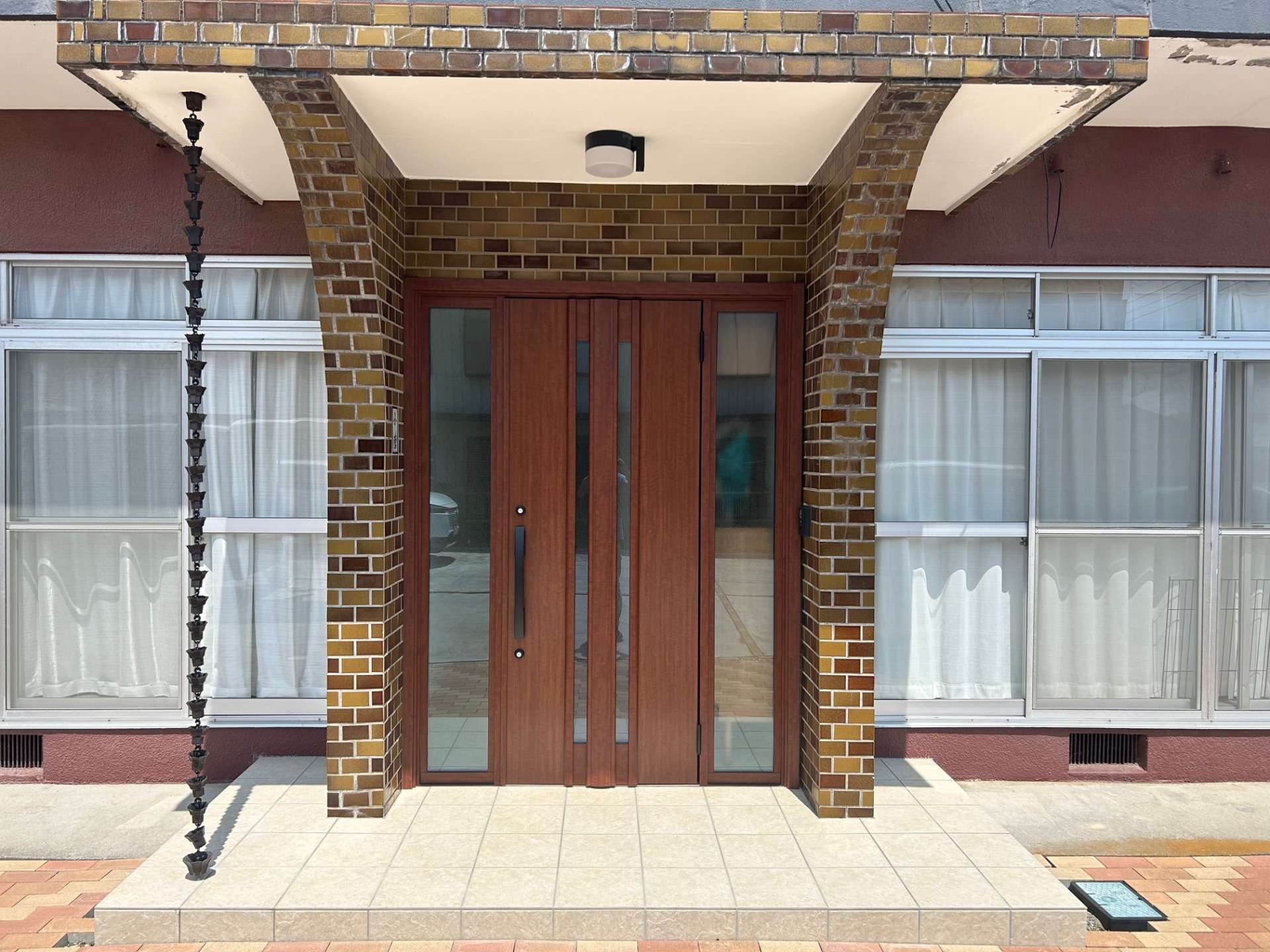 渋川市の玄関ドアリフォーム施工事例/リクシルのリシェント